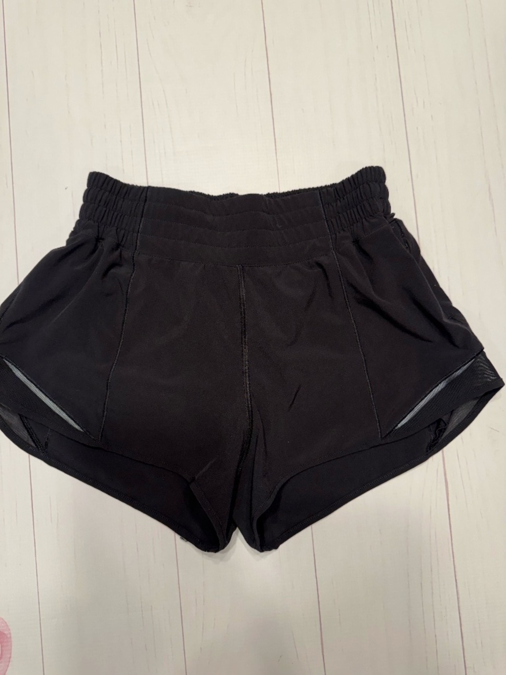 Lululemon Hotty Hot Shorts High-Rise 2.5 in Size 4